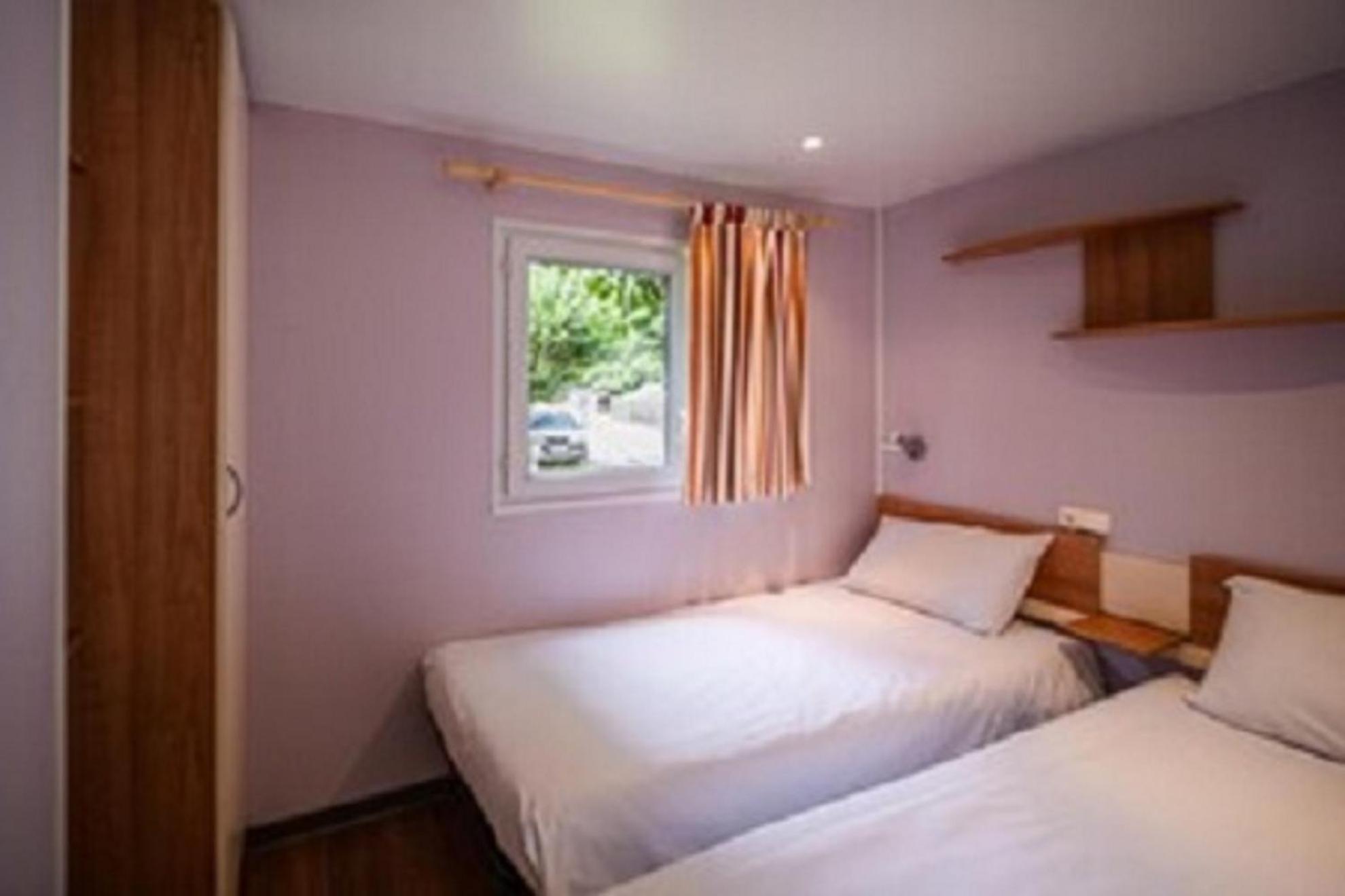 Campsite Frontera Park Farga de Moles