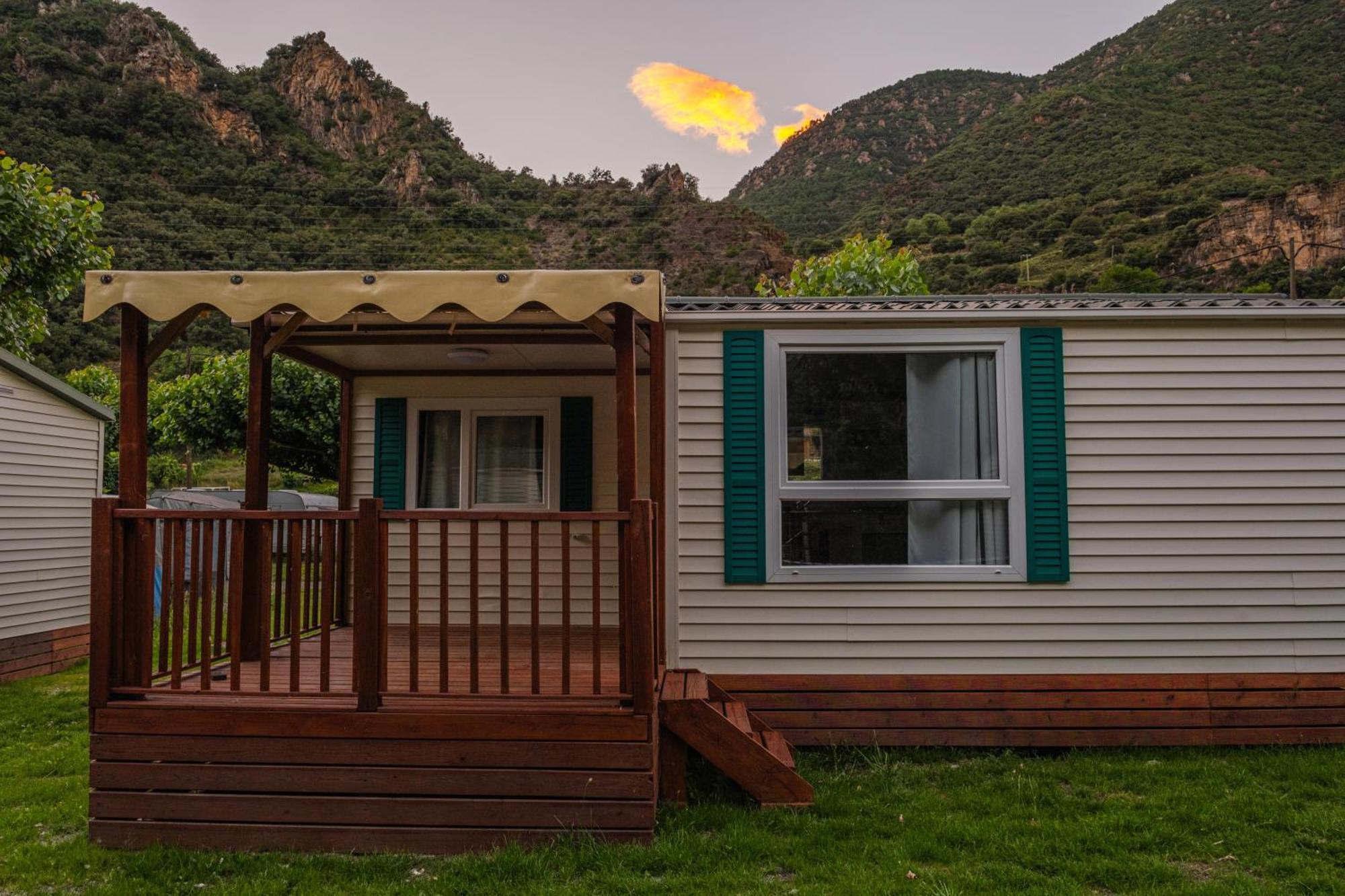 Campsite Frontera Park Farga de Moles